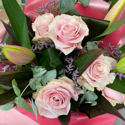 Classic Beauty - A timeless and classic bouquet that emphasises soft, romantic tones, perfect for any traditional or formal occasion.