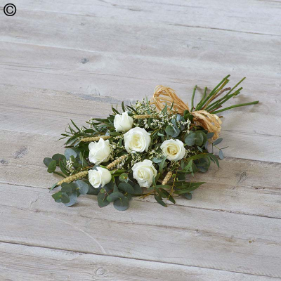 Simple Rose Sheaf - Gorgeous roses and eucalyptus beautifully combined with natural elements including dried wheat and a raffia bow.

Approximate Product Dimensions:

Length: 68cm, Width: 30cm, Height: 15cm.